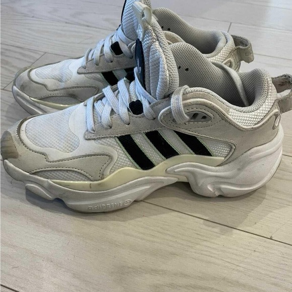 Adidas Magmur Runner - Picture 3 of 4